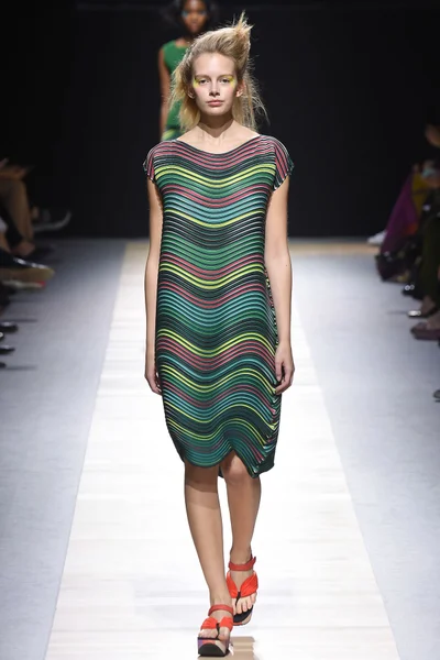 Look 38